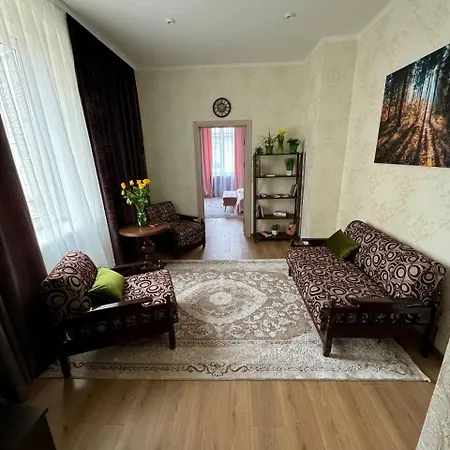 Emerald Apartament Chernivtsi Exterior photo